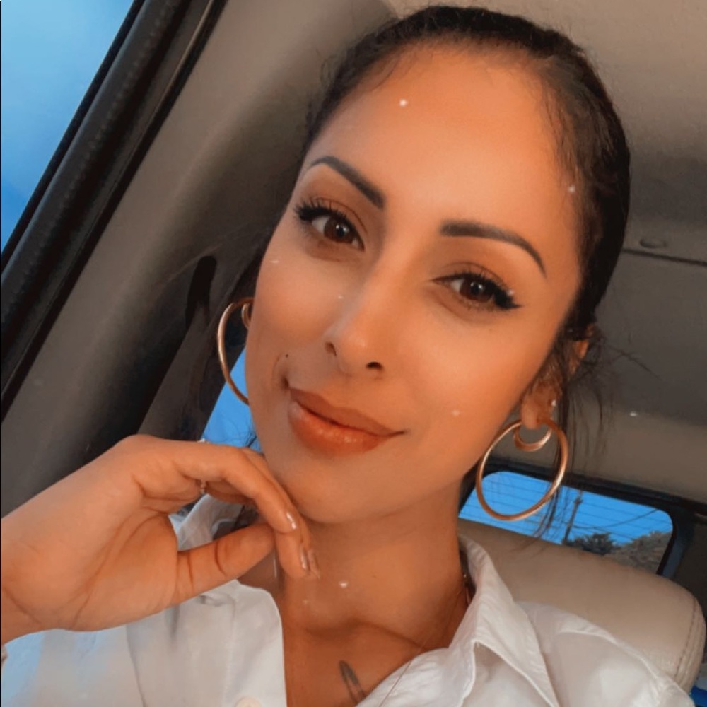 Meet your Posher, Maria